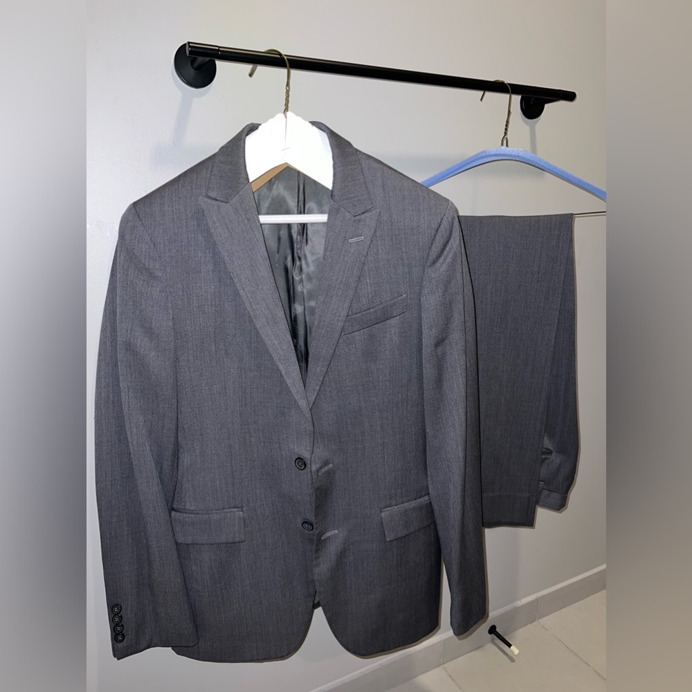 Gray Egara Suit